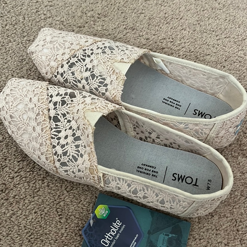 Lace Cream Toms
